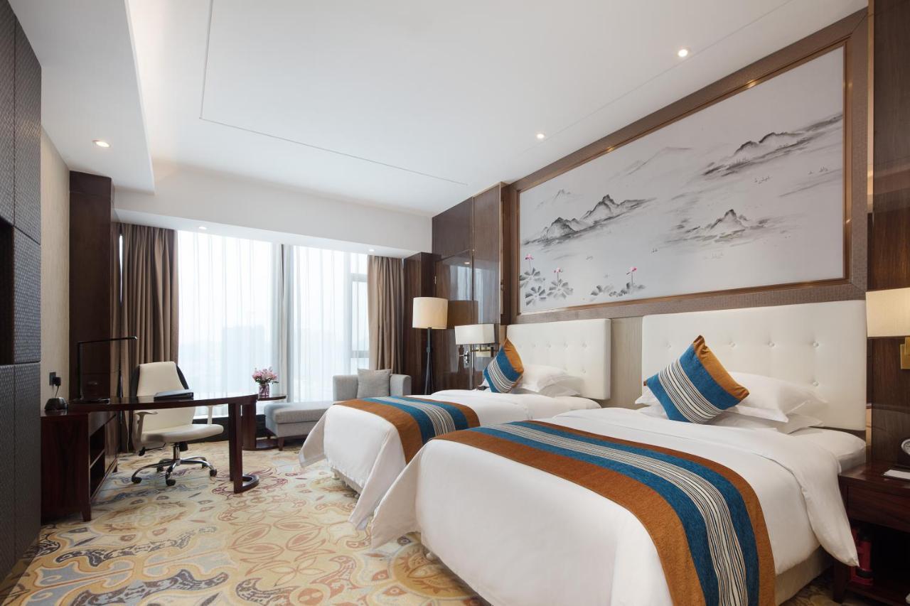 Perenc Hotel Anshun Exterior photo